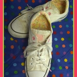 Converse Chuck Taylors